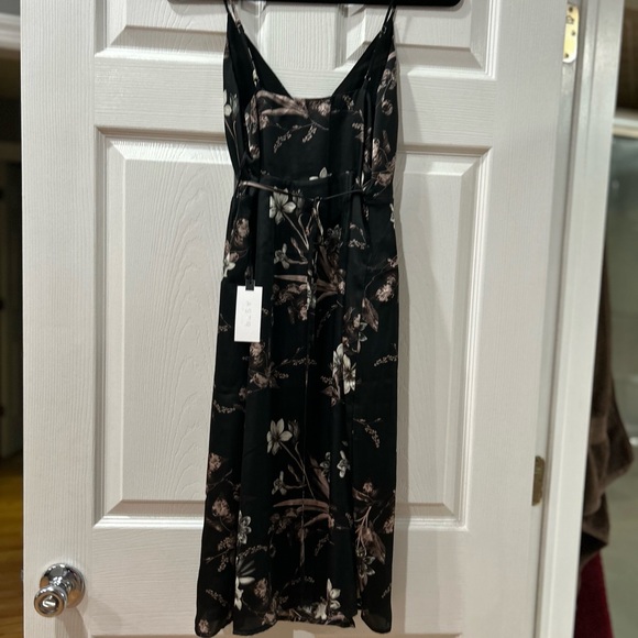 💗💗💗NWT 💗💗💗ASTR The Label floral wrap dress satin like XS - Picture 5 of 7